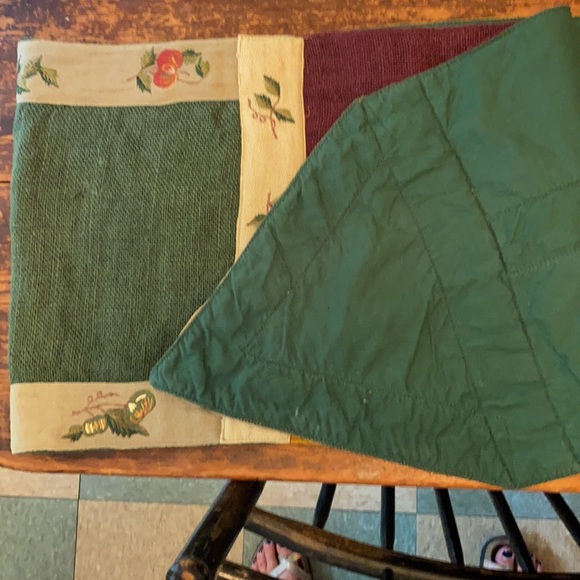 Table Runner - Picture 3 of 6